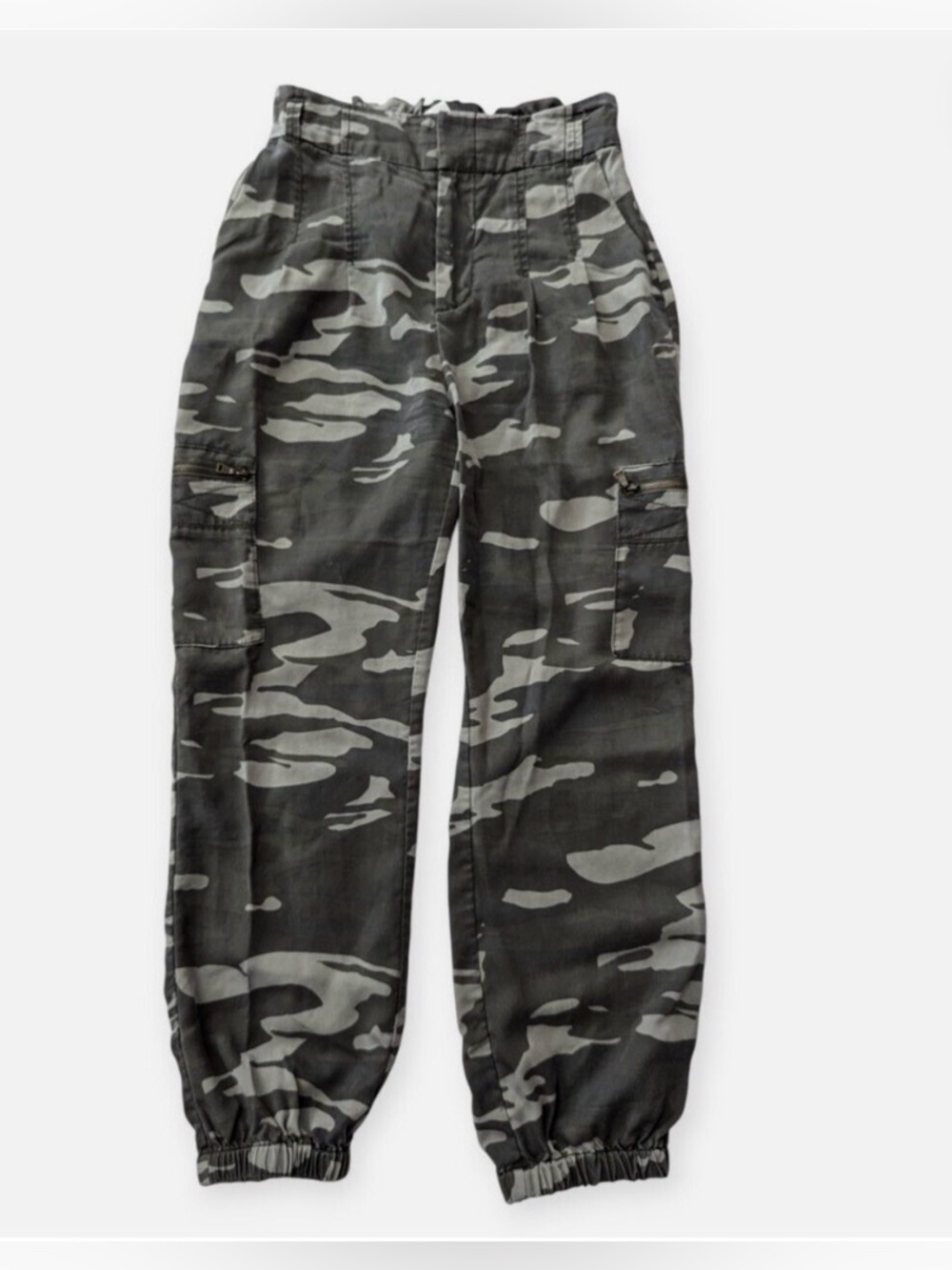 Women’s Express Cropped Extreme High Rise Stretch Paper Bag Camo Pants